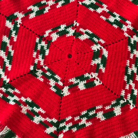 Vintage Handmade Granny Tree Skirt or Tablecloth Christmas 31” - Picture 3 of 5